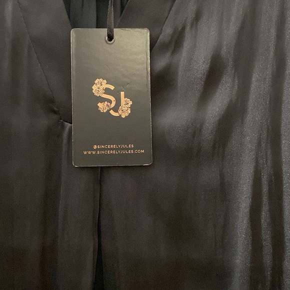 Top - Picture 3 of 5